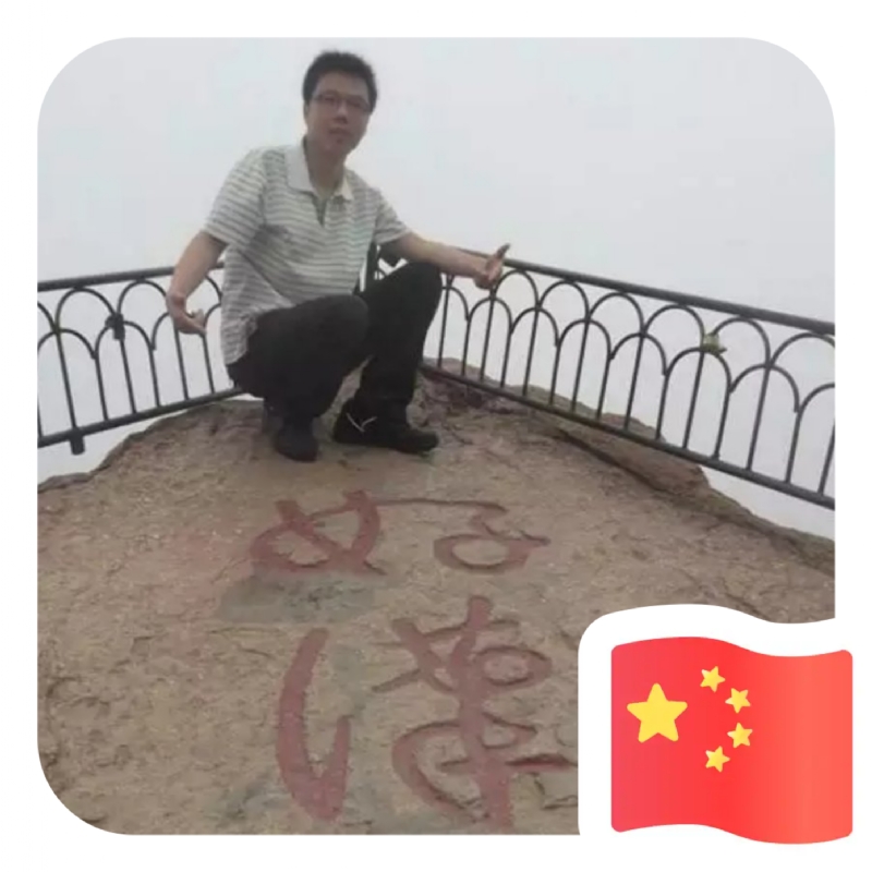 一只小虎牙的第一张照片--福鼎婚介网