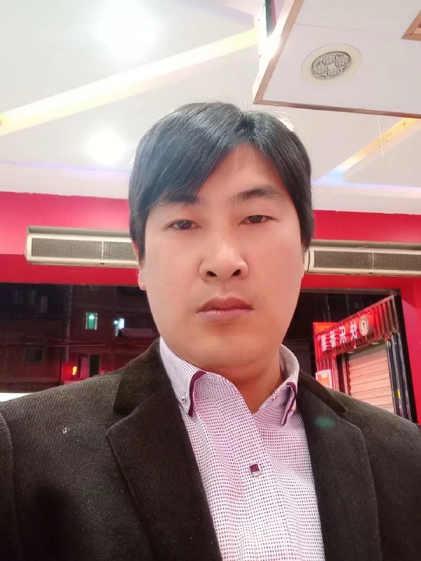 奔跑的第二张照片--福鼎婚介网