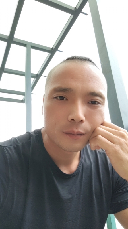 伯爵的第三张照片--福鼎婚介网