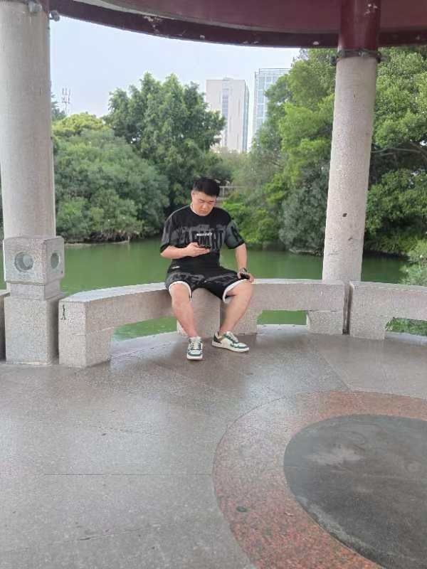 不善挽留的第一张照片--福鼎婚介网
